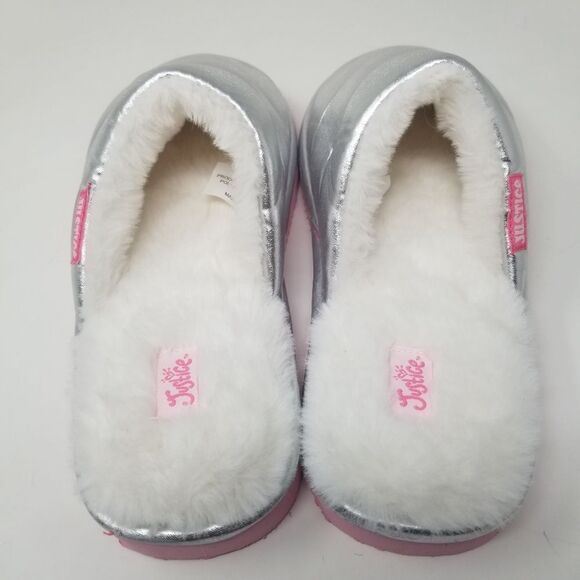 NWT. Justice quilted silver, fur lined house slippers. Size 6. - Picture 7 of 16